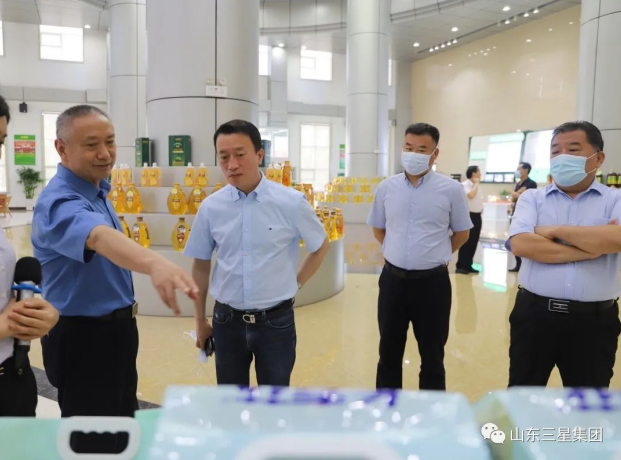 黑龍江省齊齊哈爾市糧食局黨組書記、局長周建宇來山東三星集團參觀調(diào)研