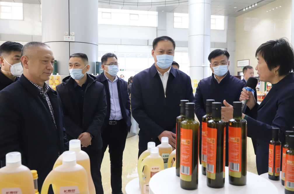 濱州市副市長、市公安局局長郝建來山東三星集團督導食品安全“兩個責任”工作機制落實情況