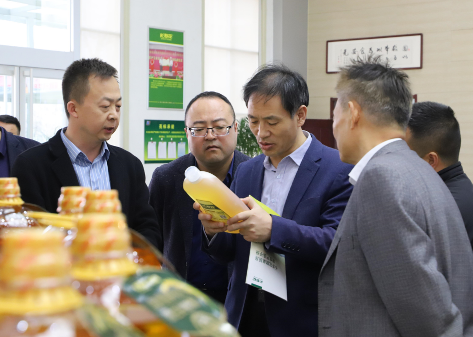 甘肅省定西市糧食和物資儲(chǔ)備局黨組書記、局長燕永春一行來山東三星集團(tuán)參觀座談