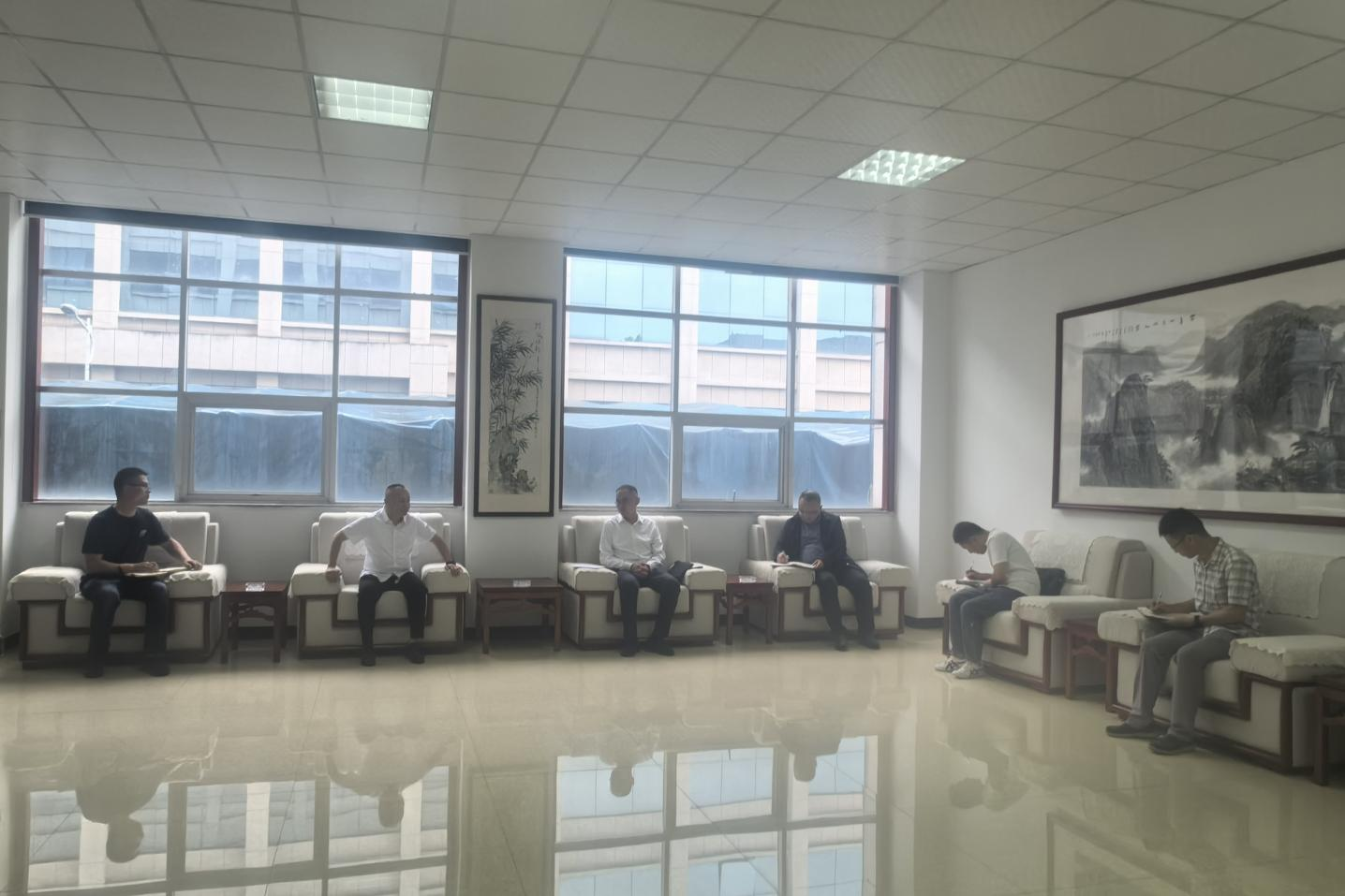 桐廬縣委常委、縣政府黨組成員吳濤來(lái)桐廬公司調(diào)研指導(dǎo)安全生產(chǎn)工作